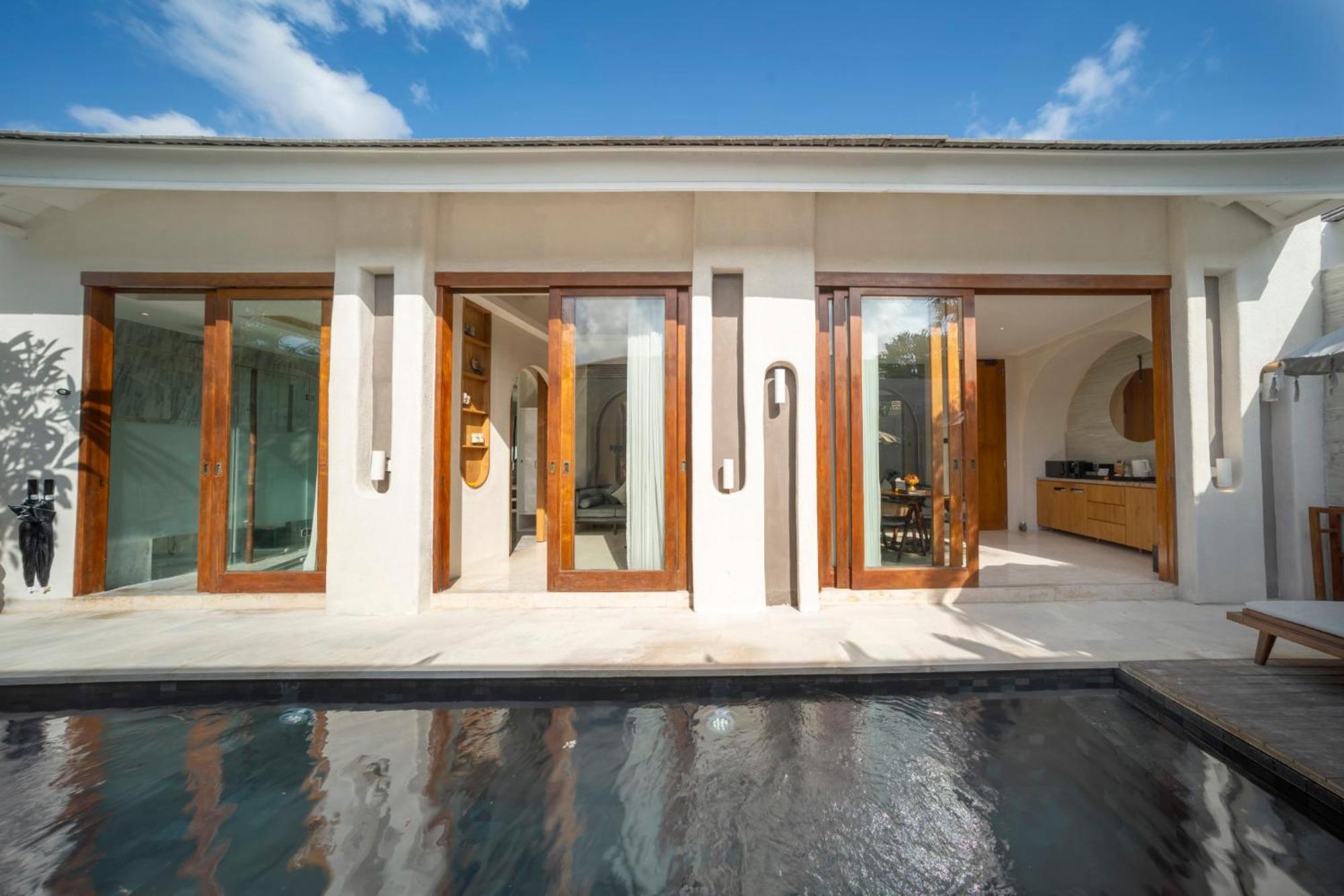 Astera Villa Seminyak By Ini Vie Hospitality Екстериор снимка